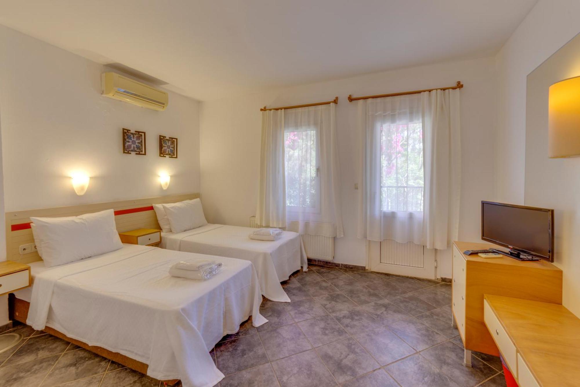 Serhan Hotel Гюмбет Екстериор снимка