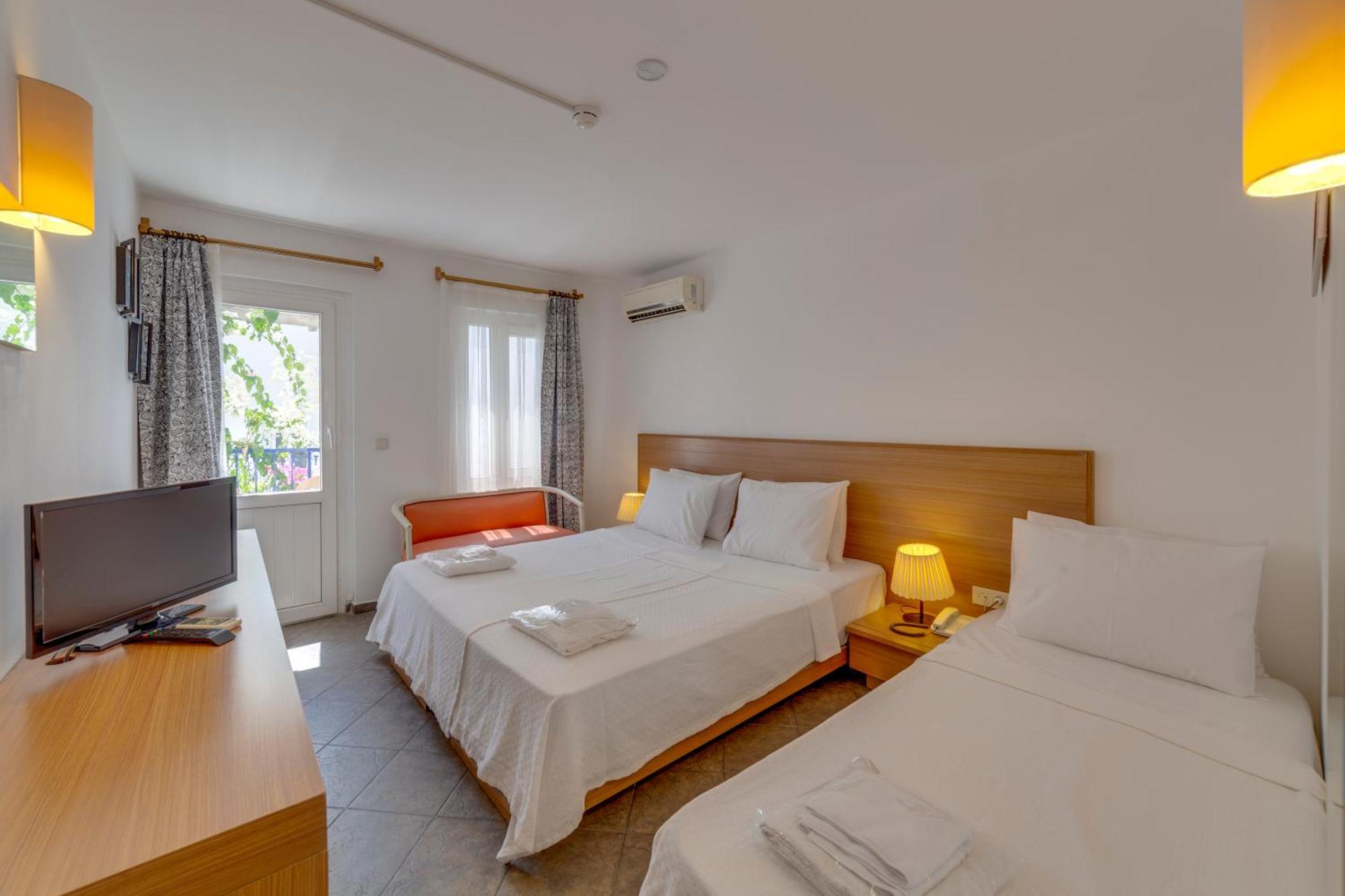 Serhan Hotel Гюмбет Екстериор снимка